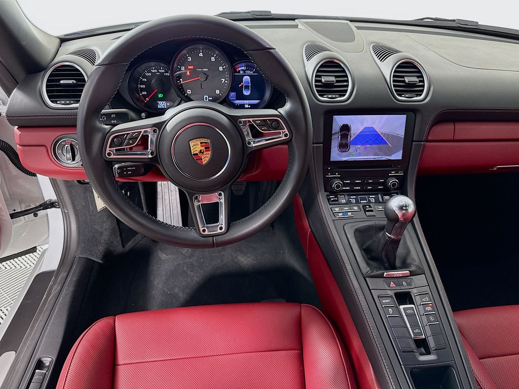 Thumbnail: 2022 Porsche 718 Boxster - 21