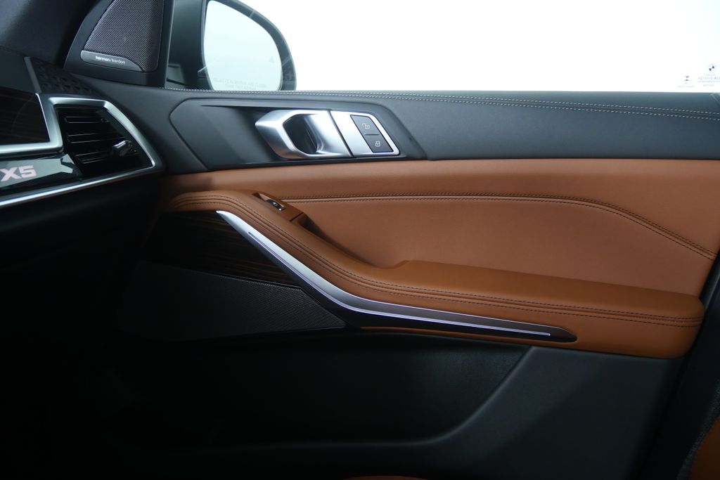 Thumbnail: 2026 BMW X5 - 25