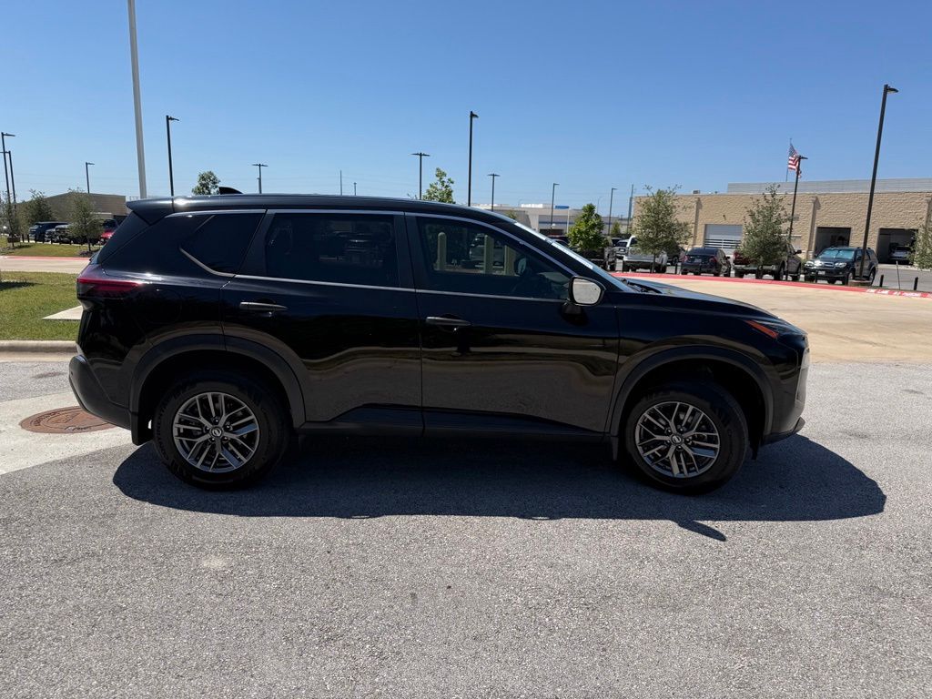 Thumbnail: 2021 Nissan Rogue - 4