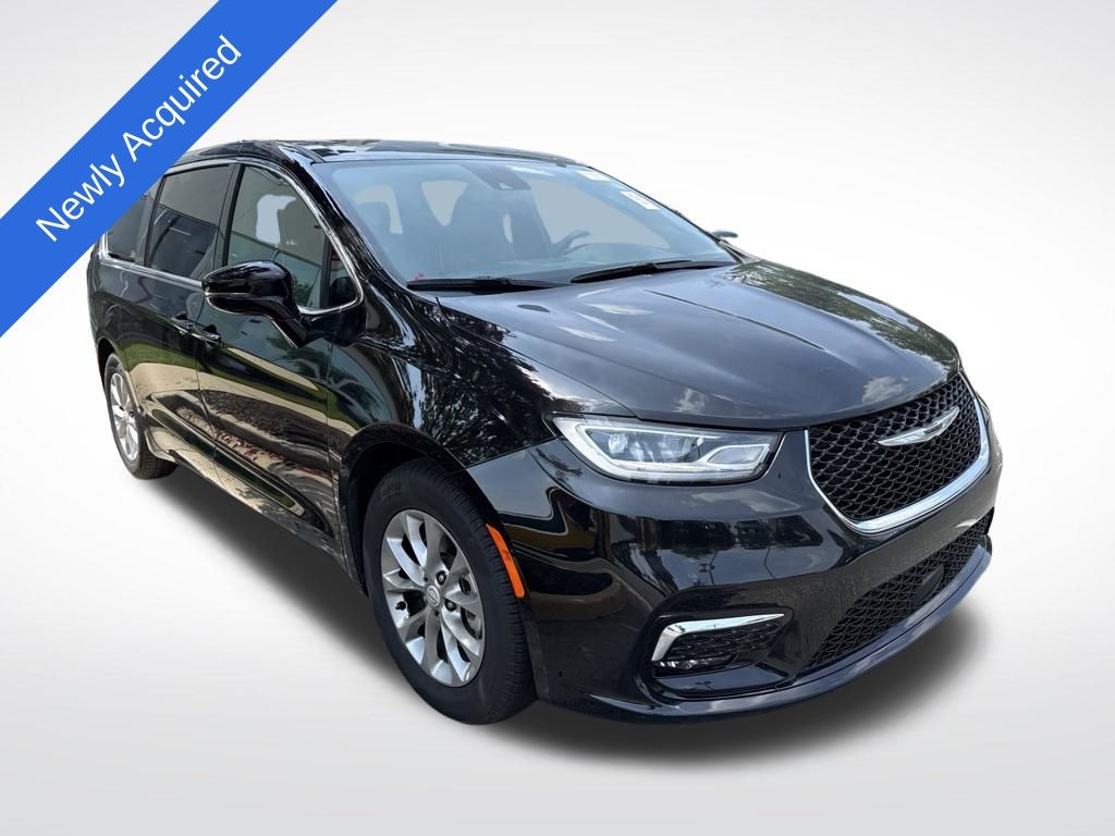 Diamond Black Crystal Pearlcoat 2026 Chrysler Pacifica Minivan Front-Wheel Drive 9-Speed Automatic