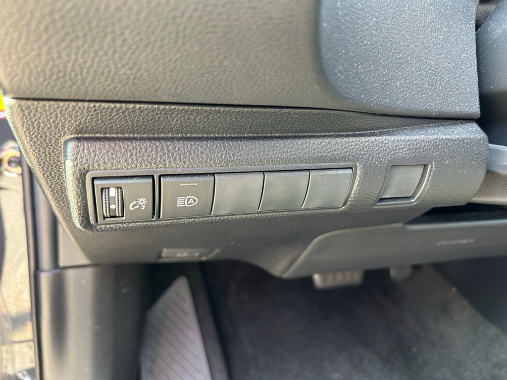 Thumbnail: 2023 Toyota Corolla - 17