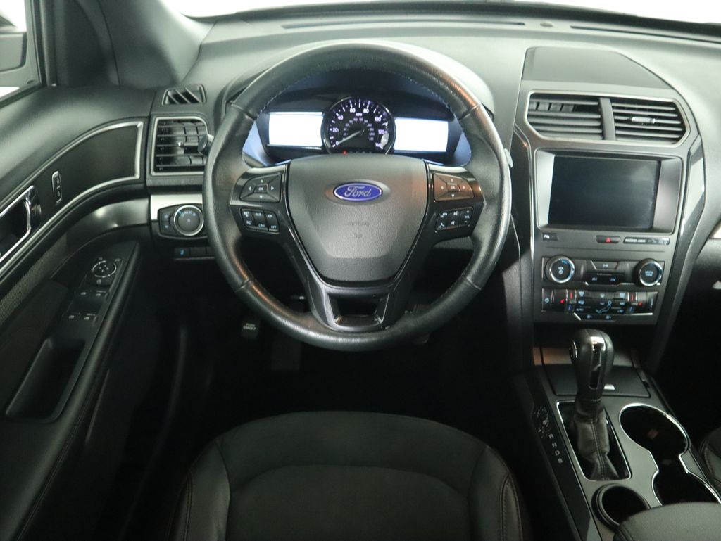 Thumbnail: 2019 Ford Explorer - 10