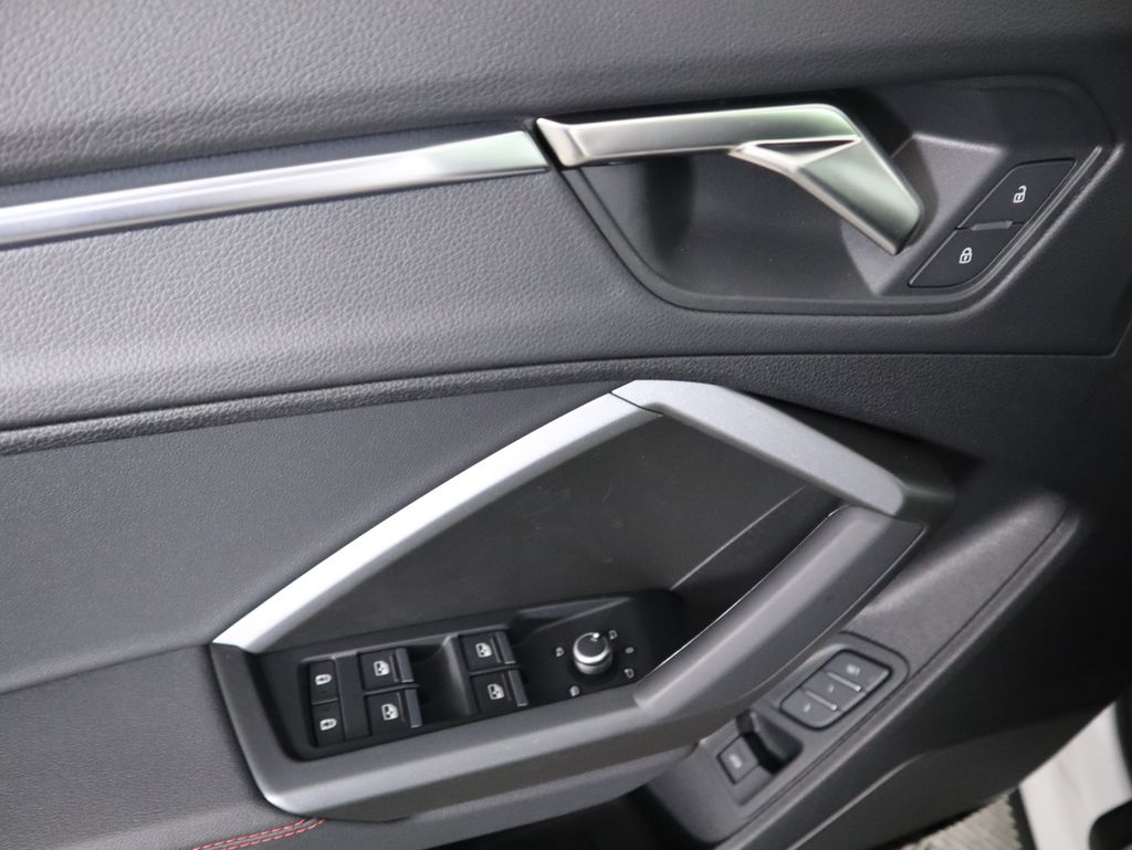 Thumbnail: 2025 Audi Q3 - 25