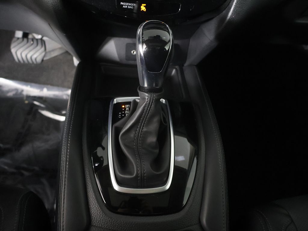 Used 2018 Blue Nissan SL image 45
