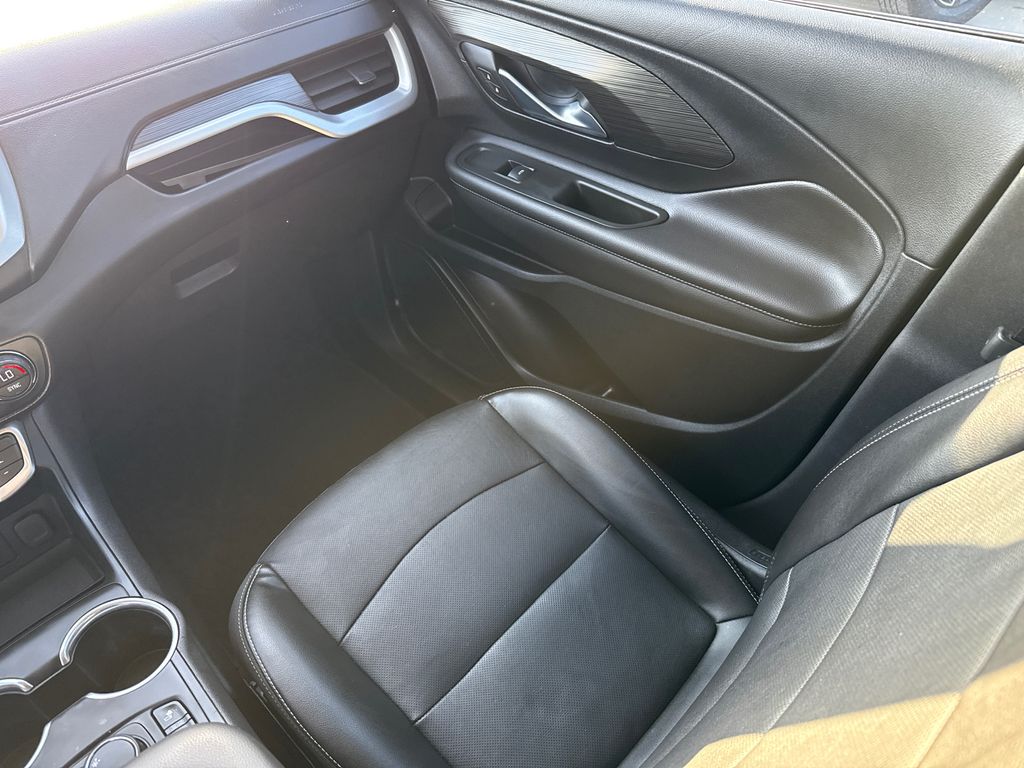 Used 2022 GMC Terrain SUV