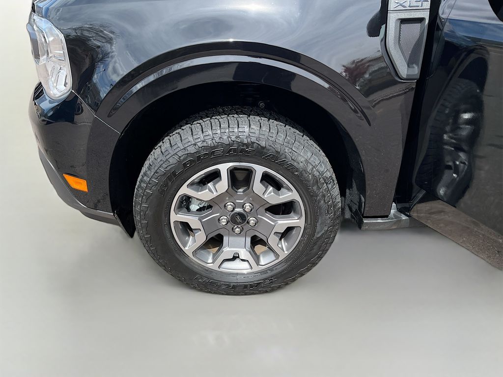 Used 2024 Black Ford XLT image 26