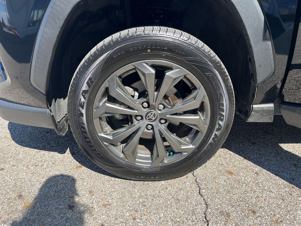 2023 Toyota RAV4 Hybrid Limited photo