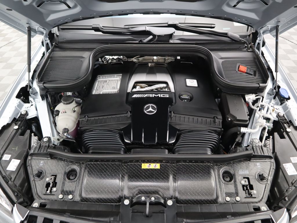 2025 Mercedes-Benz GLS 63 AMG 32