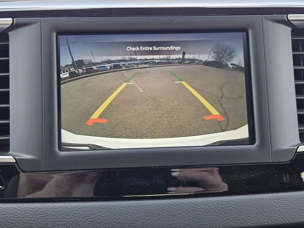 2023 Chrysler Voyager