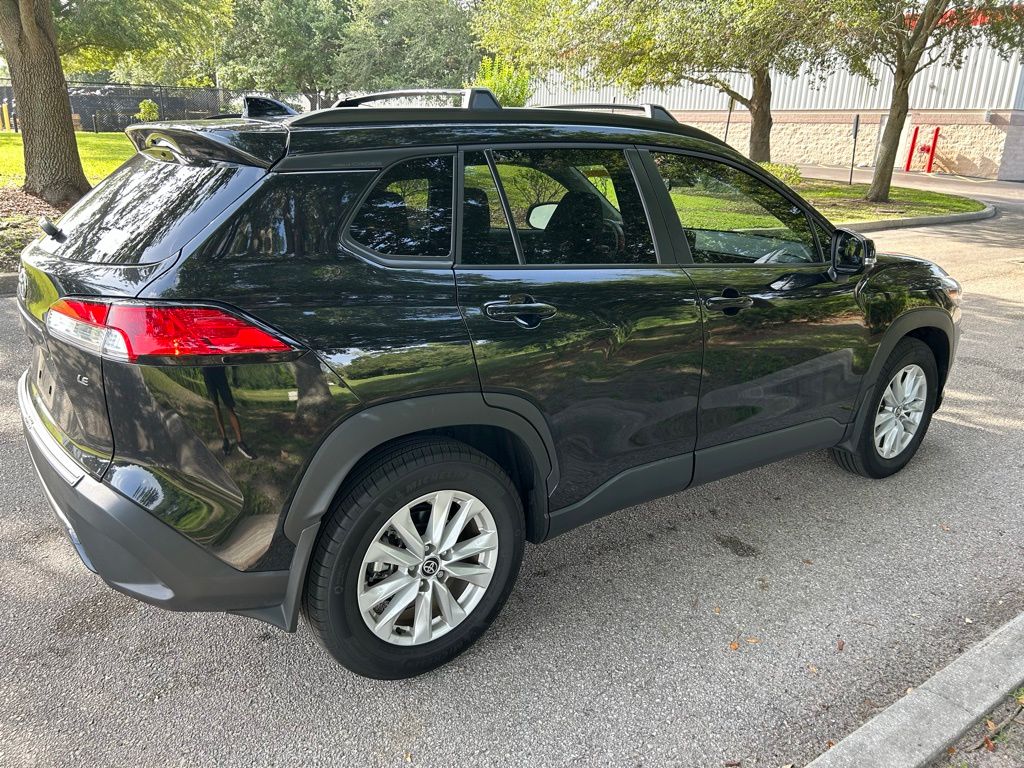 2024 Toyota Corolla Cross LE 5