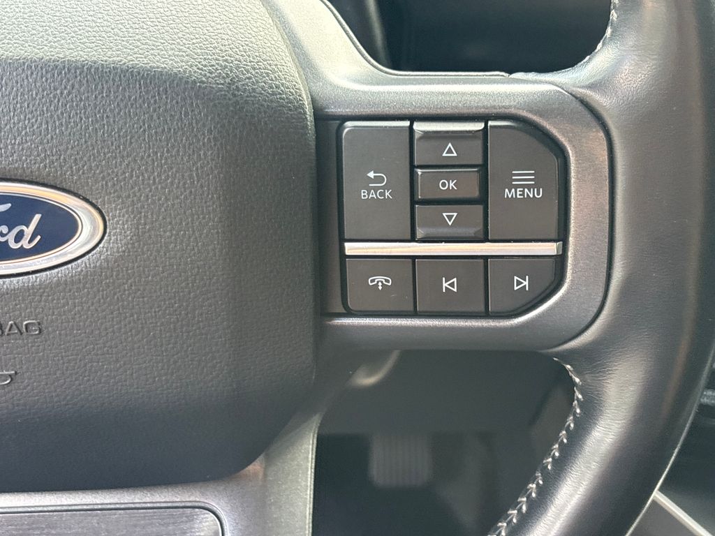 Used 2024  Ford Lariat image 22