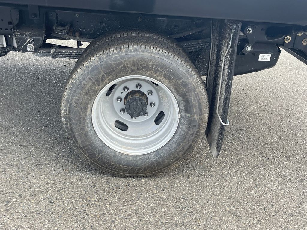 New 2024 Ford Super Duty F-350 Chassis Regular Cab (DRW) 169" Wheelbase XL