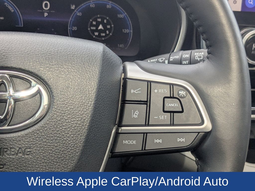 2023 Toyota Highlander Hybrid Platinum