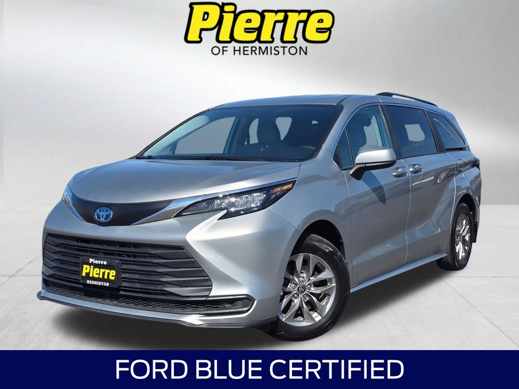 Silver 2024 Toyota Sienna LE 8-Passenger AWD Minivan All-Wheel Drive Continuously Variable Transmission