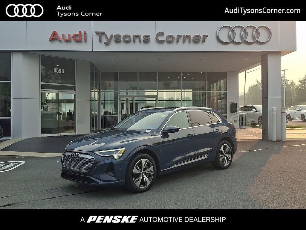 Thumbnail: 2024 Audi Q8 e-tron - 1