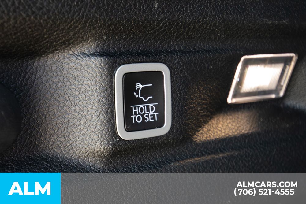 2023 Jeep Grand Cherokee Altitude photo 10