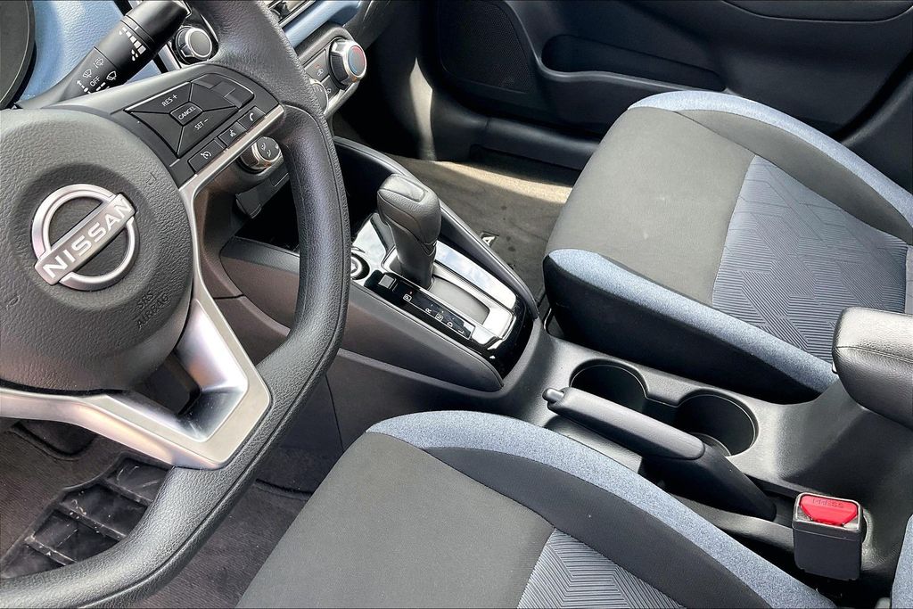 Used 2025 Nissan Versa 1.6 SV 4D Sedan