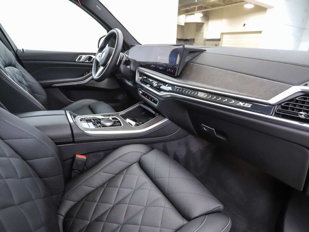 Thumbnail: 2025 BMW X5 - 30