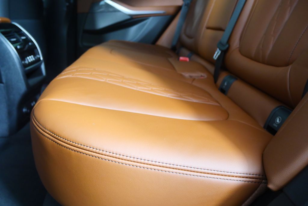 Thumbnail: 2026 BMW X5 - 15