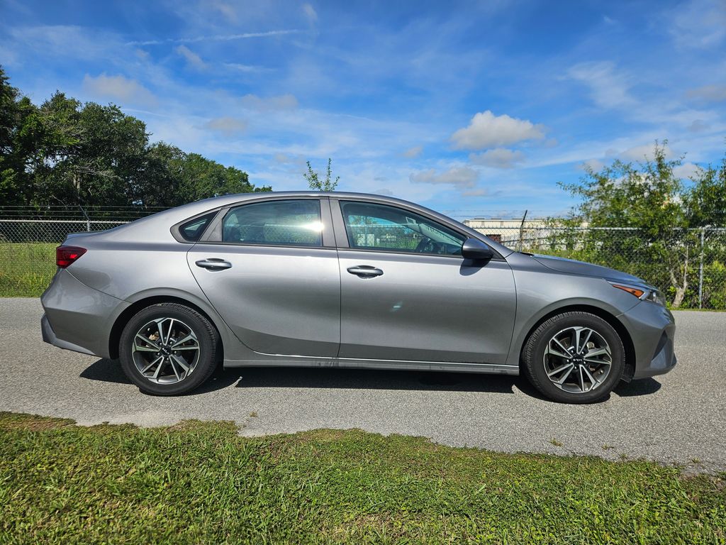 Thumbnail: 2023 Kia Forte - 5