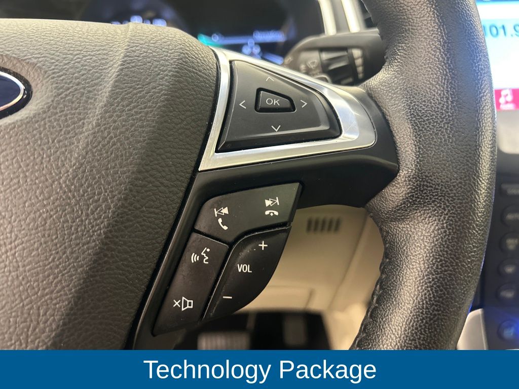 2016 Ford Edge Titanium photo 19