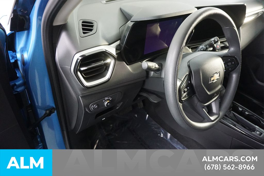 Used 2025 Blue Chevrolet LT image 33