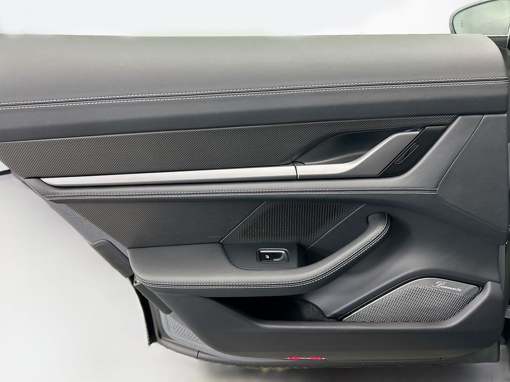 Thumbnail: 2026 Porsche Taycan - 27