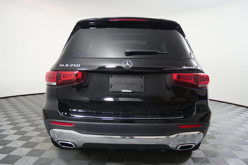 Thumbnail: 2022 Mercedes-Benz GLB - 4