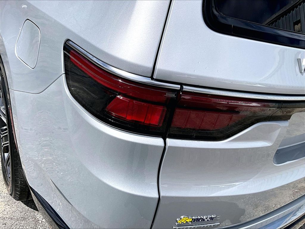 2022 Jeep Wagoneer — photo 34