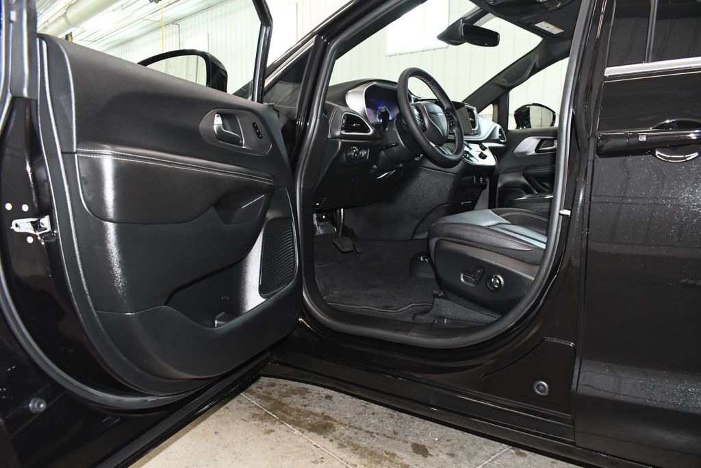 Used 2026 Black Chrysler Select image 16