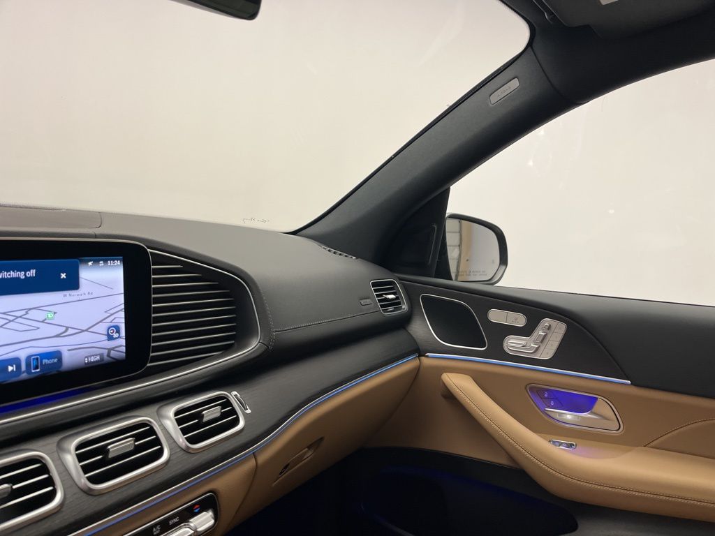 Thumbnail: 2026 Mercedes-Benz GLE - 22