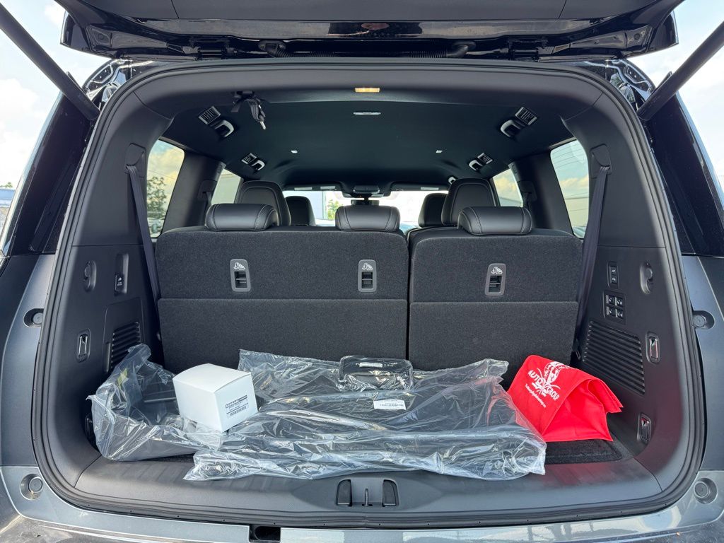 2025 Nissan Armada PRO-4X - Photo 36