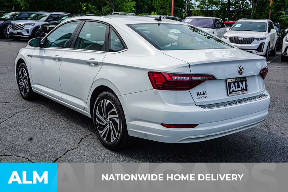 Used 2021 White Volkswagen SEL image 5