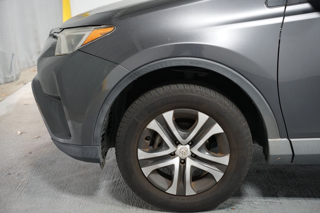 Thumbnail: 2017 Toyota RAV4 - 5