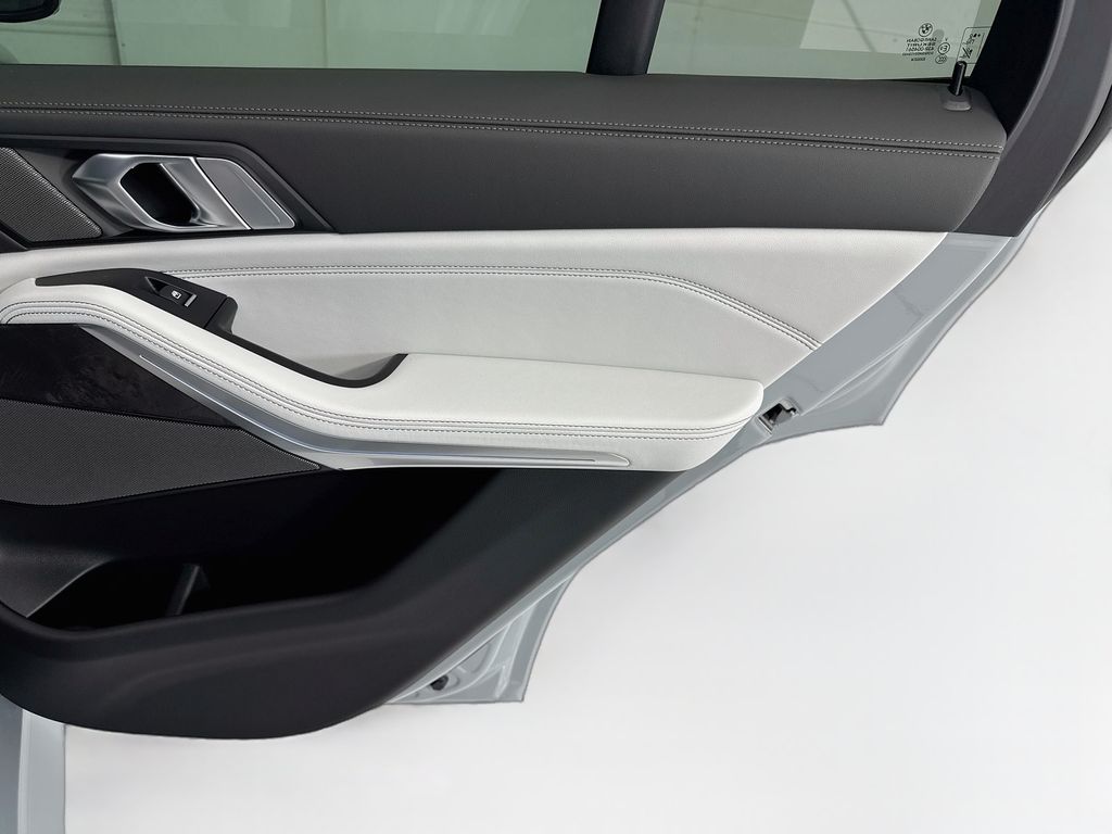 Thumbnail: 2026 BMW X5 - 26