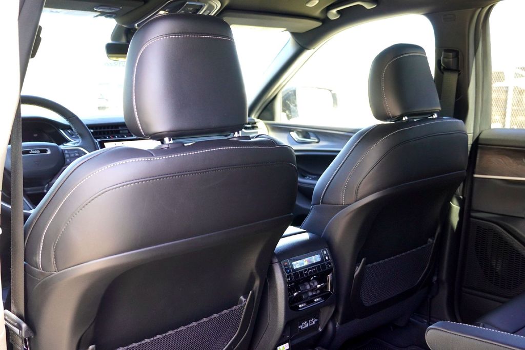 New Car 2025 Jeep Grand Cherokee L  Limited For Sale Under $50,000 In Taylor, Texas