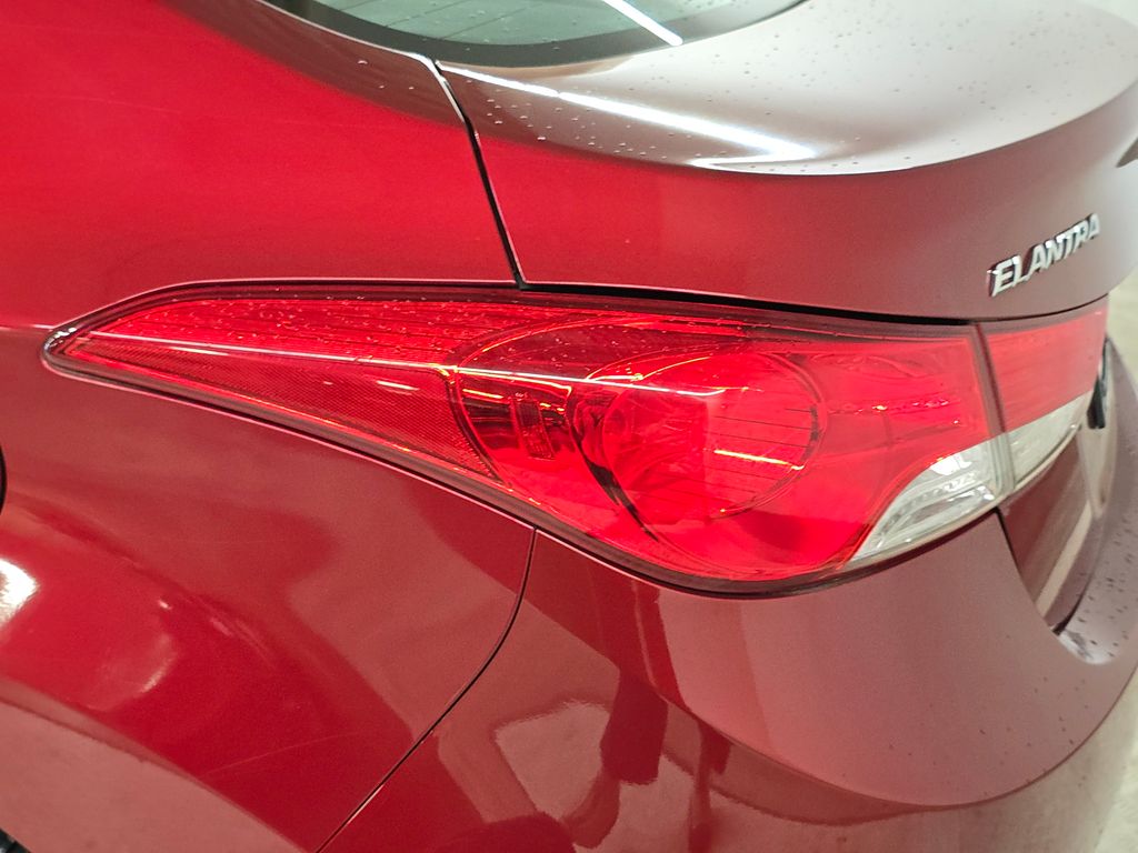 2013 Hyundai Elantra GLS photo 12