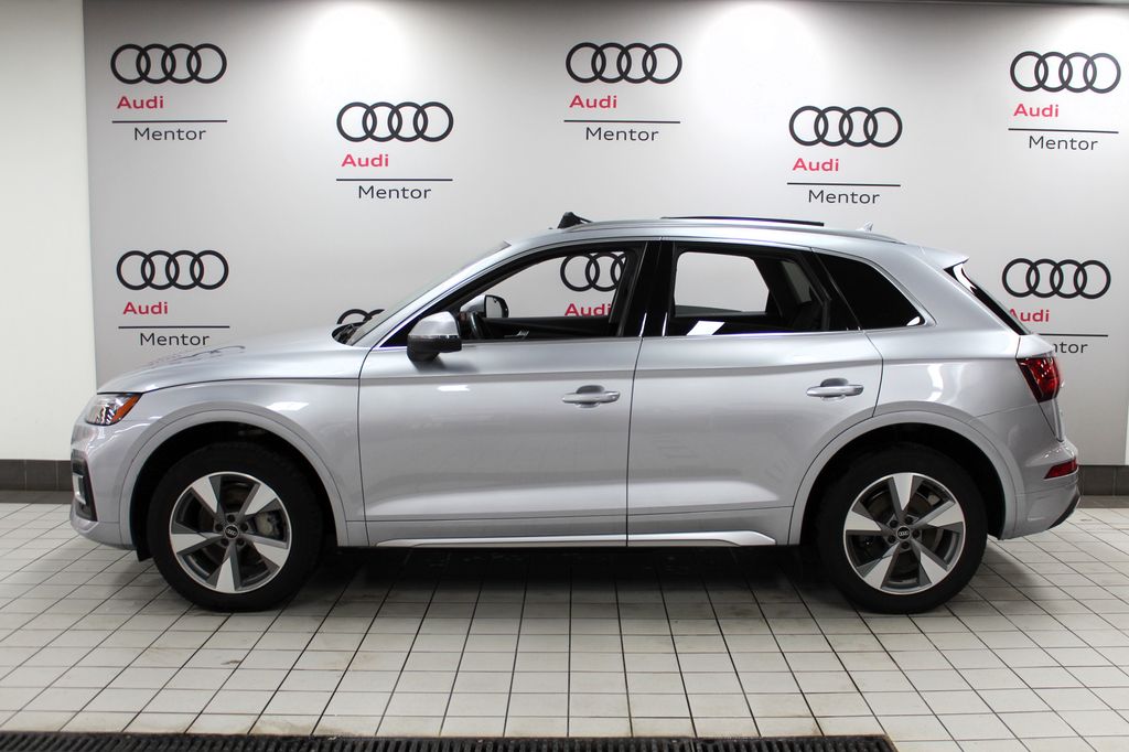 Thumbnail: 2022 Audi Q5 - 3