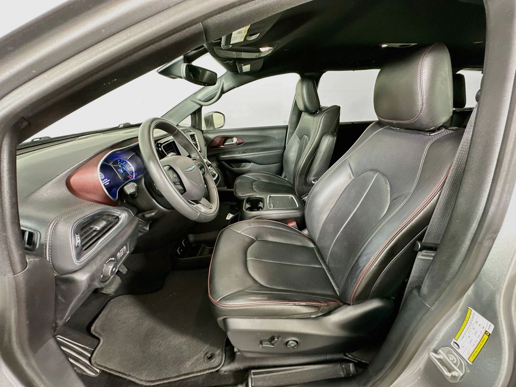 Thumbnail: 2020 Chrysler Pacifica - 22