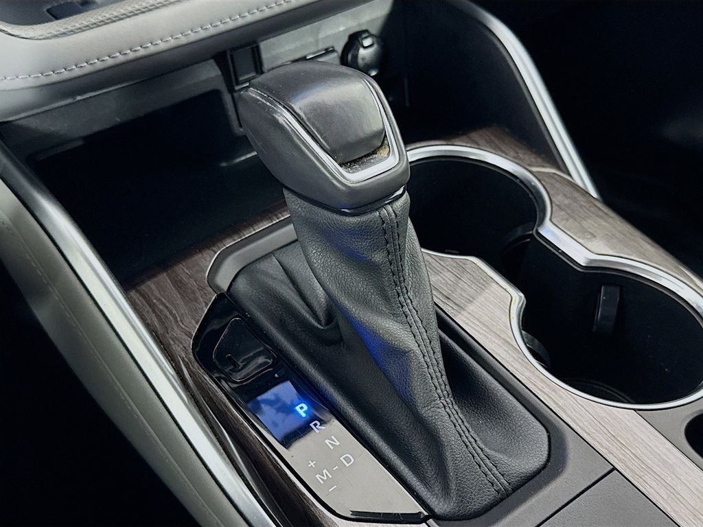 Thumbnail: 2021 Toyota Highlander - 17