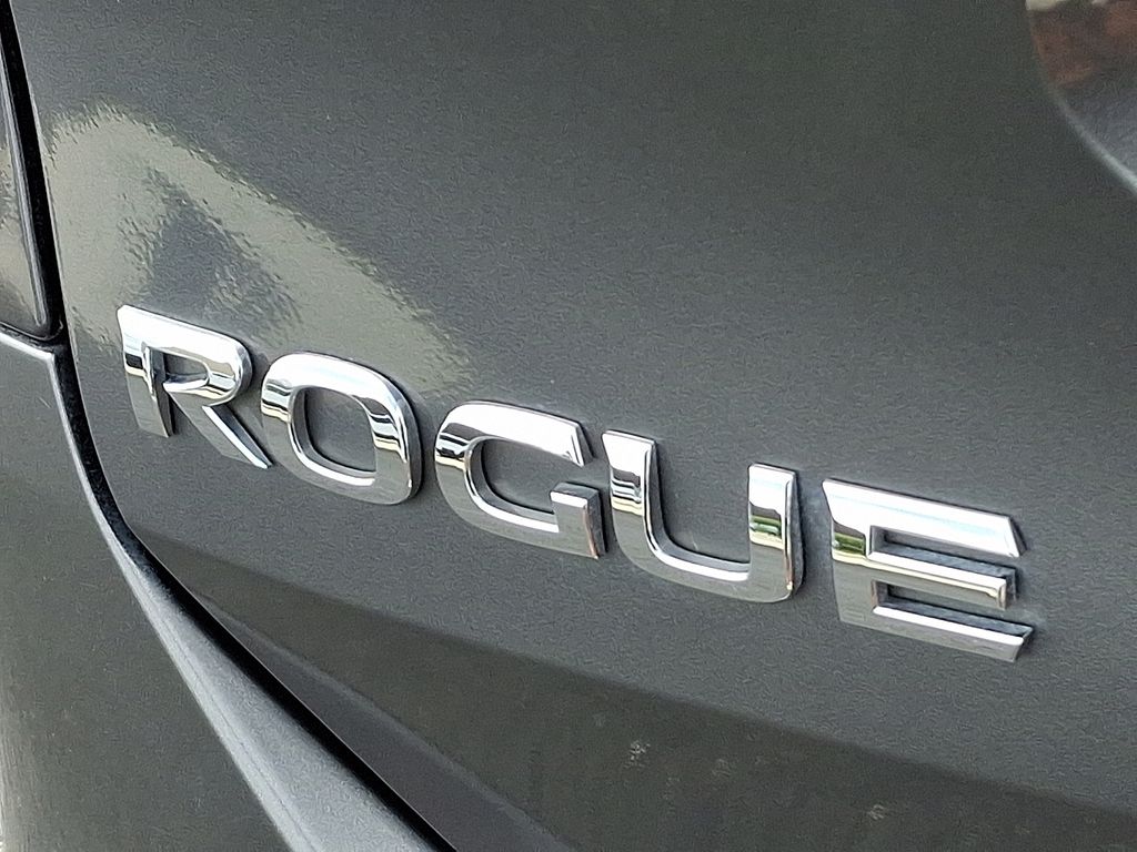 Thumbnail: 2016 Nissan Rogue - 31