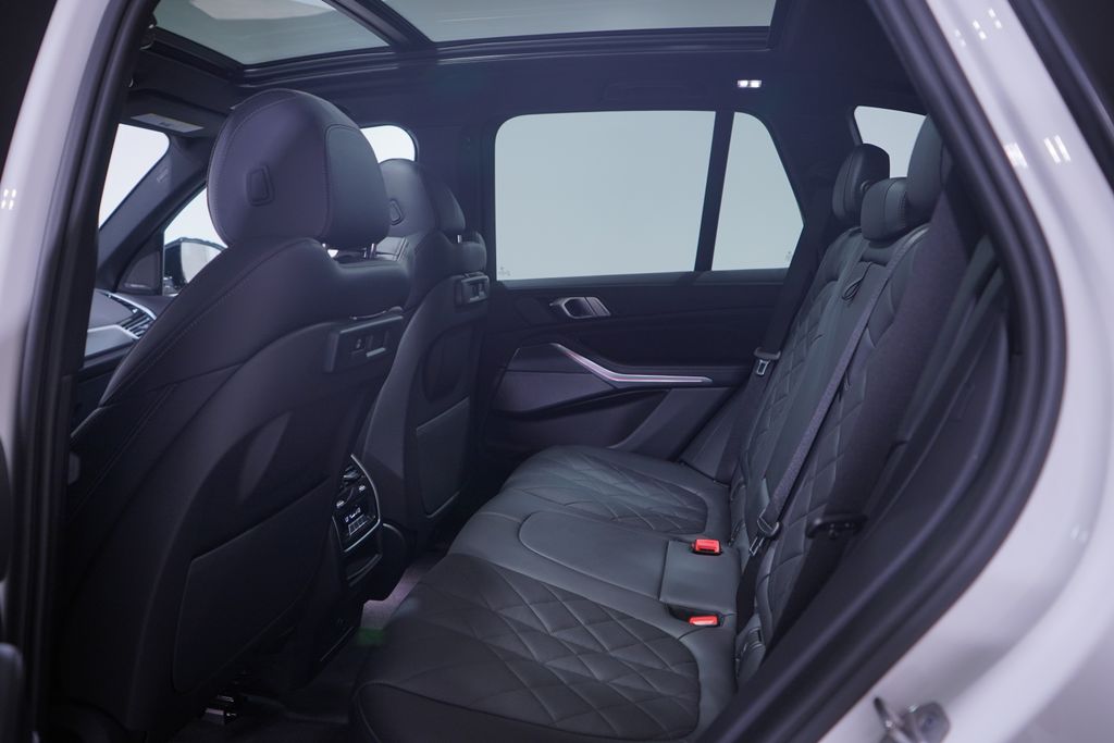 Thumbnail: 2023 BMW X5 - 9