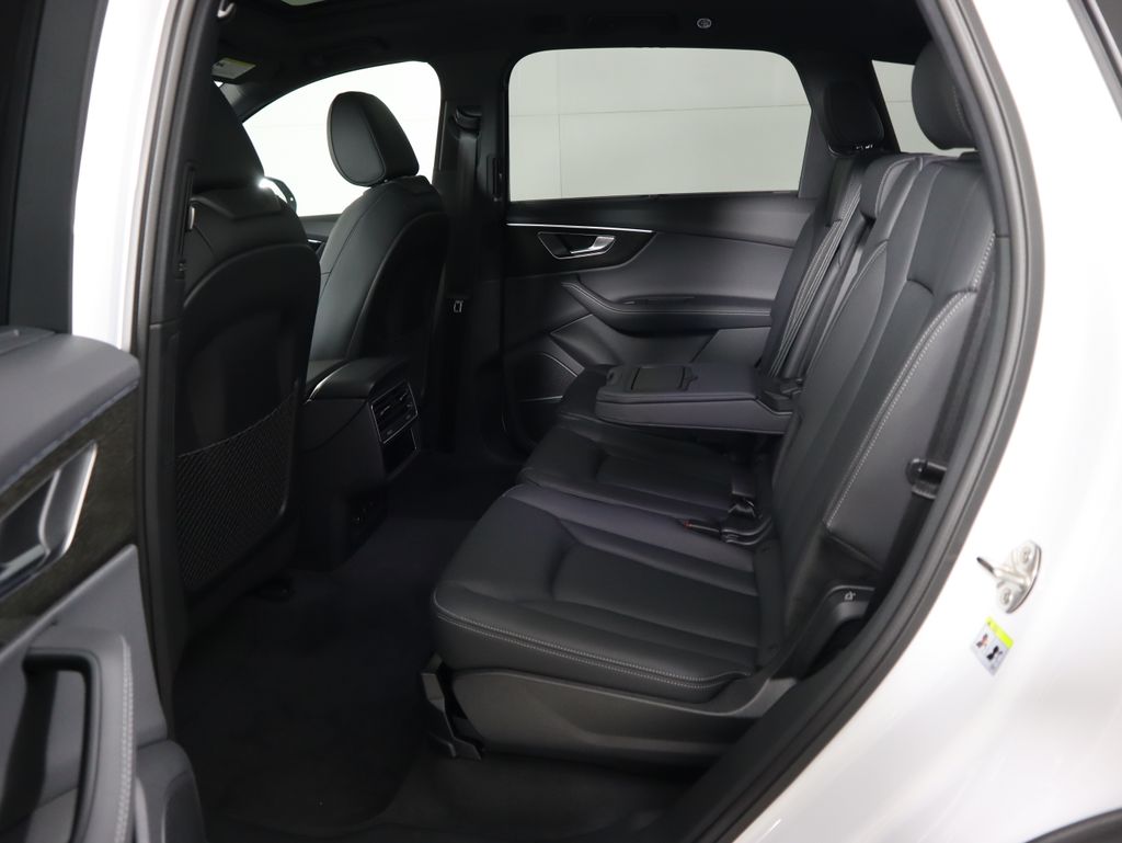 Thumbnail: 2026 Audi Q7 - 22