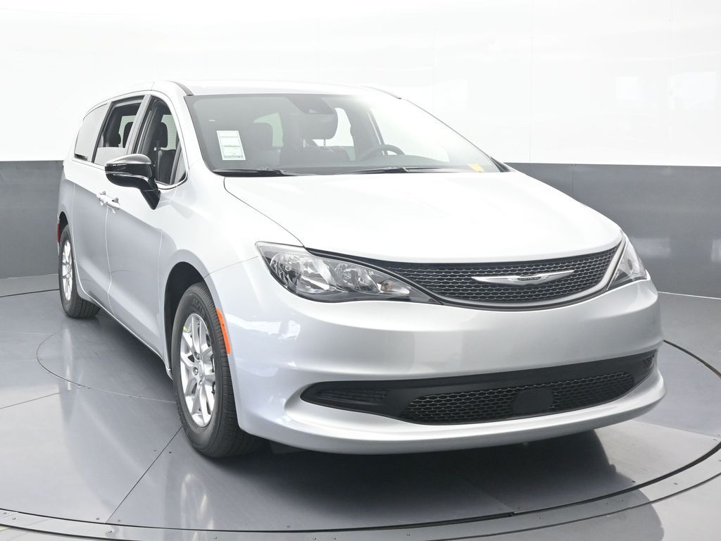 New 2026 Silver Mist Clearcoat Chrysler LX image 9