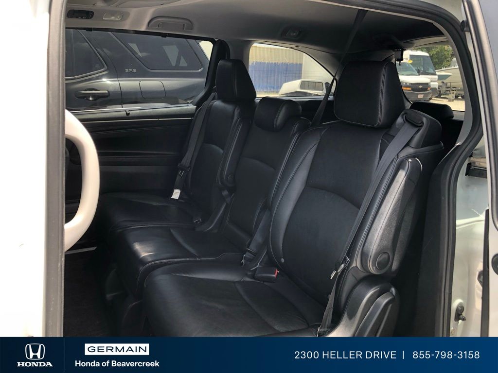 Used 2023 White Honda Touring image 8