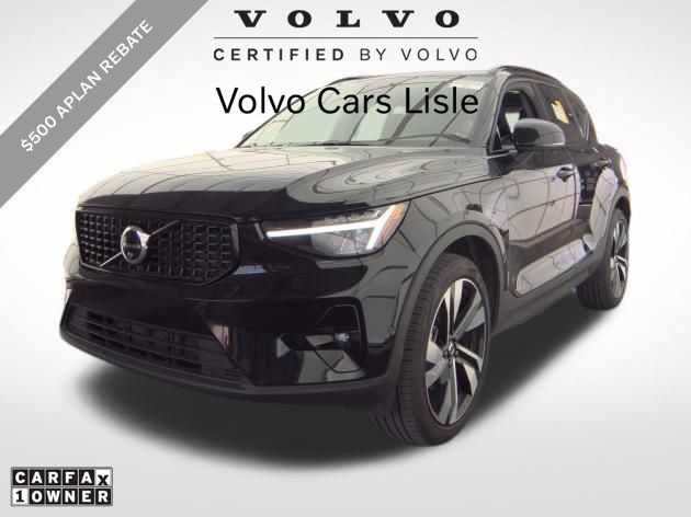 2025 Volvo XC40 B5 Plus Dark Theme AWD