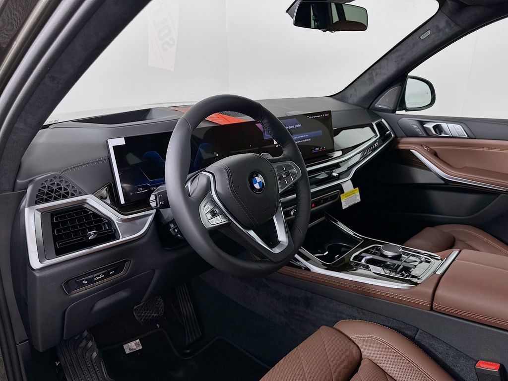 Thumbnail: 2026 BMW X7 - 9