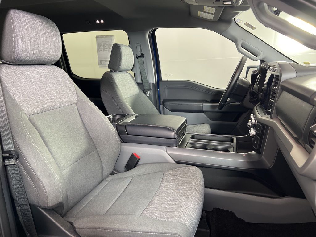 Used 2022 Blue Ford XLT image 29