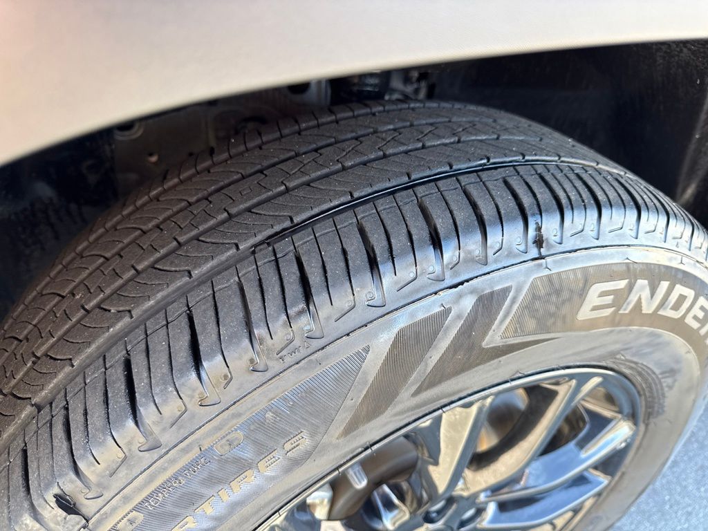 used 2023 Jeep Cherokee car, priced at $23,589