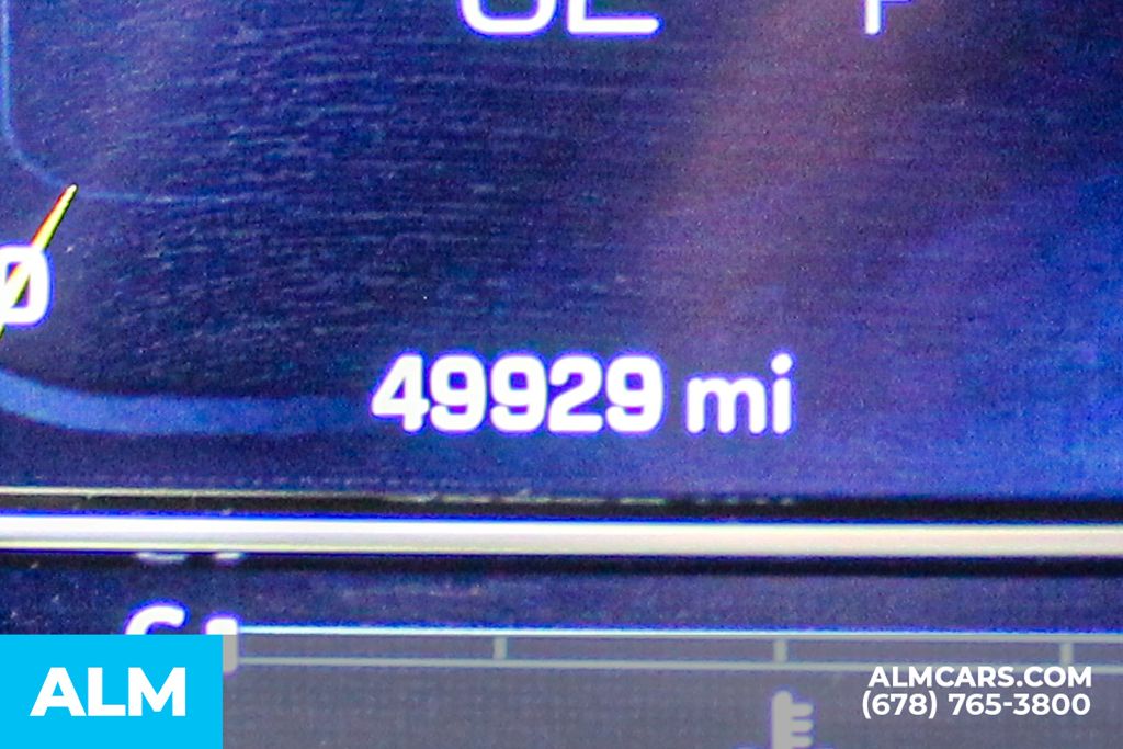 Used 2025 White Chevrolet LT image 40